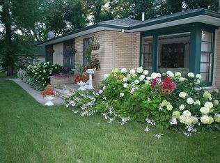 1209 Rhode Island Ave N, Golden Valley, MN 55427