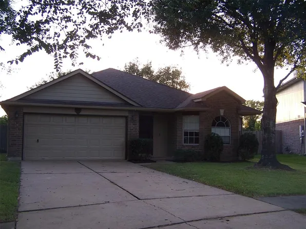 9208 Mohawk Dr, La Porte, TX 77571