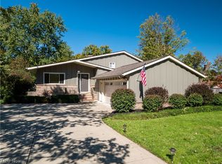 17940 Bennett Rd, North Royalton, OH 44133