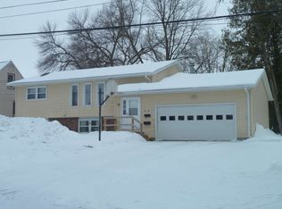 516 W Spring St, New Hampton, IA 50659