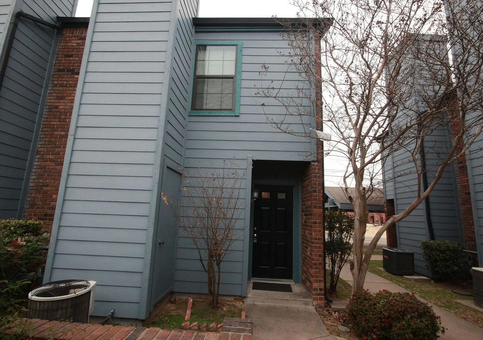 Charming 2 Bed / 1.5 Bath Townhome in Jenks Great Location! — Photo 1