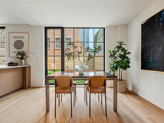 3rd image of 441 W 37th St