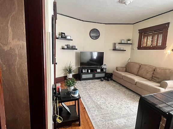2nd image of 18 Malvern Rd #1