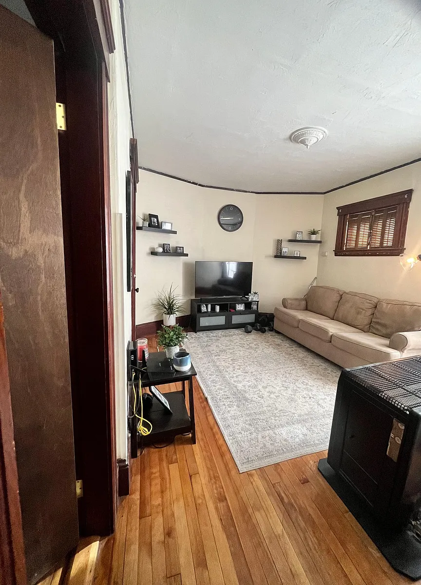 Building Photo - 18 Malvern Rd #1
