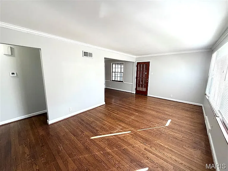1033 Bakewell Dr — Photo 11