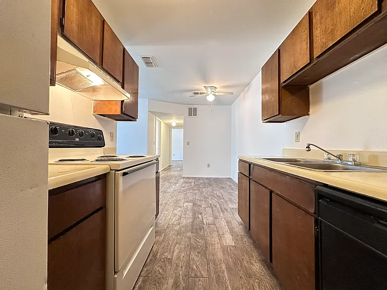 Brookhollow Apartments — Photo 65