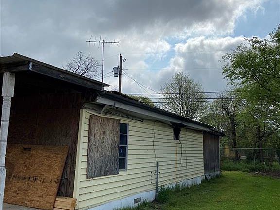 3rd image of 3610 Grim Ave