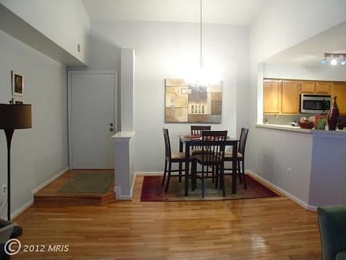 3rd image of 6905 Victoria Dr Unit J