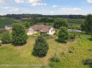 8283 S Williams Rd, Dewitt, MI 48820