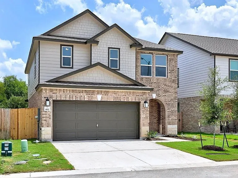 612 Saint Cindys Way — Photo 4