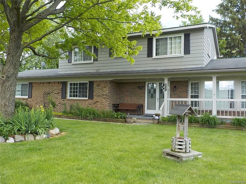 1st image of 788 Tanview Dr