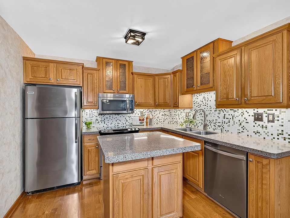 1st image of 104 Grand Ave #104