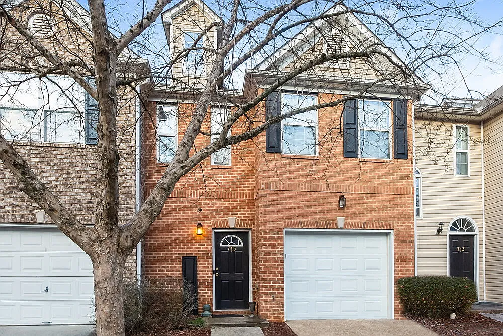 3 bed, 2.0 bath, 1534 sqft, $2,255 — Photo 1