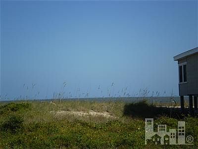 2nd image of 426 Fort Fisher Boulevard S