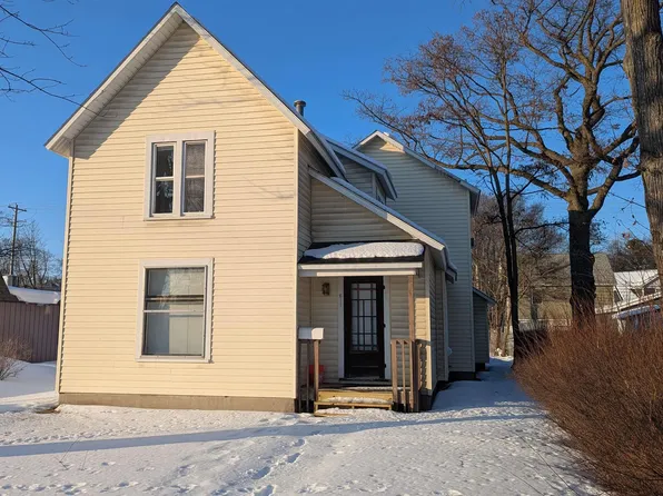 611 E 8th St, Traverse City, MI 49686