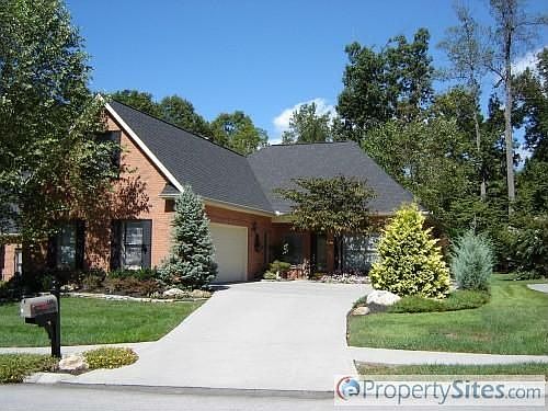 1st image of 160 Valley View Dr