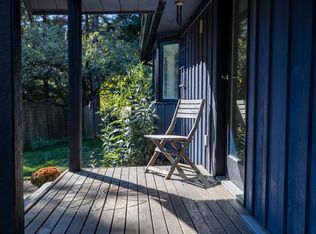 1302 Adams Rd, Bowen Island, BC V0N 1G2