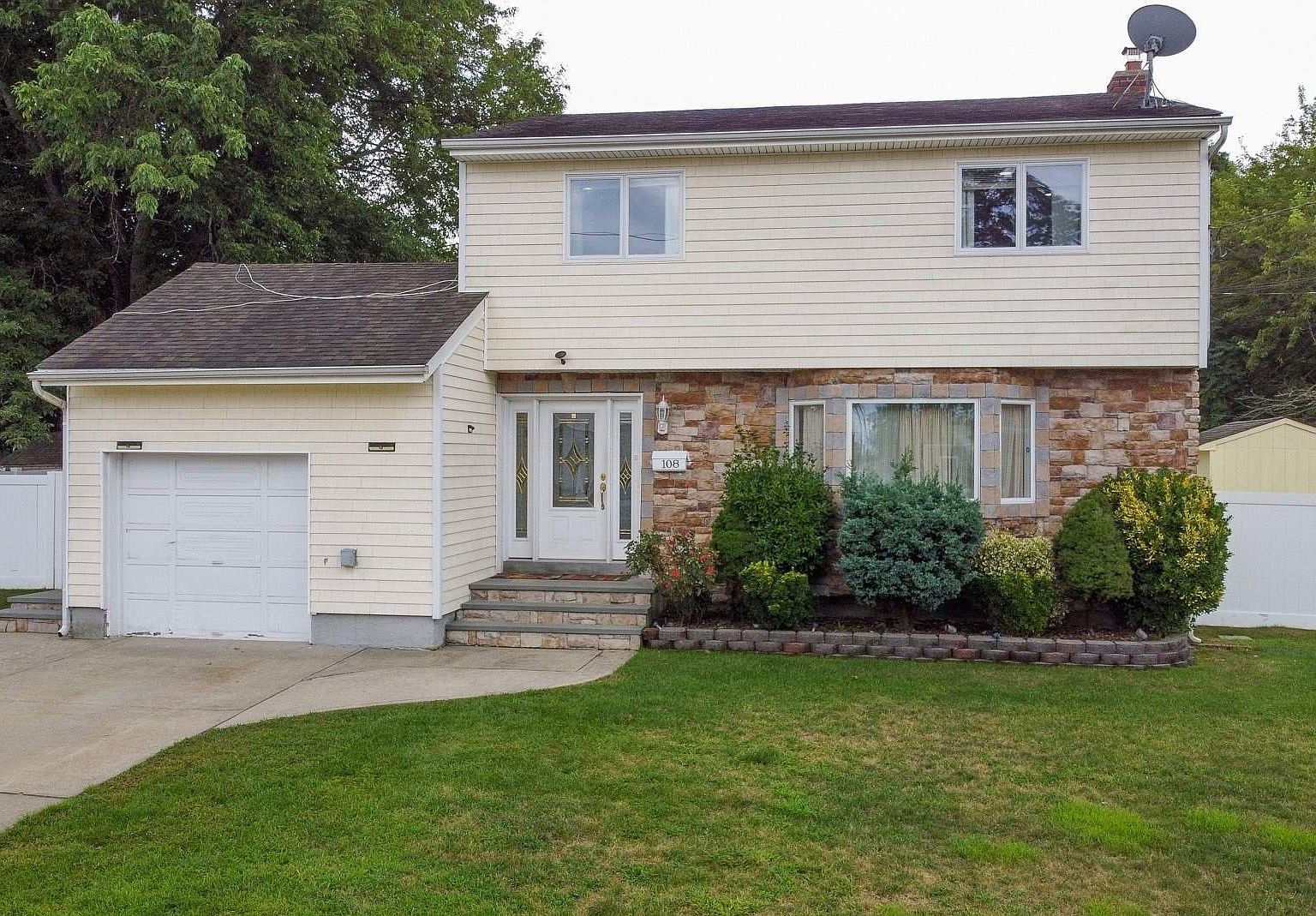 108 Bowling Lane, Deer Park, NY 11729 Zillow