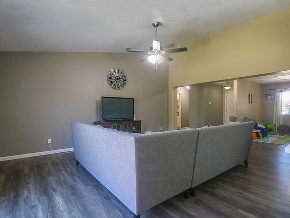 5th image of 2404 W Porter Ave