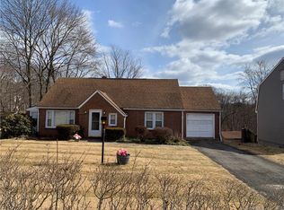 566 S Curtis St, Meriden, CT 06450