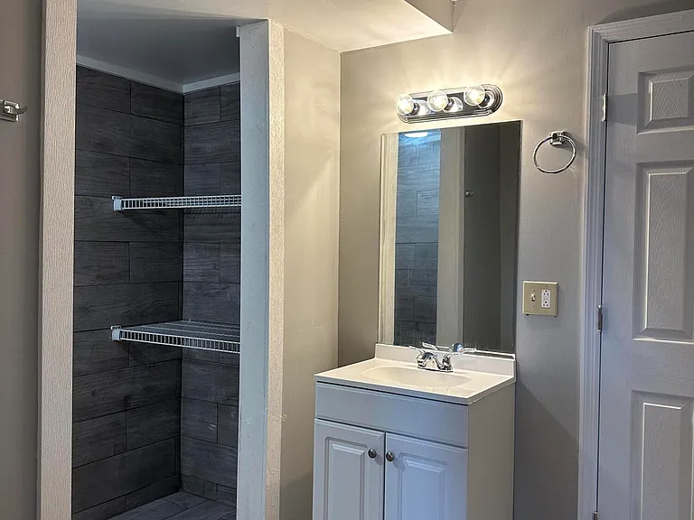 635 Longview Dr — Photo 21