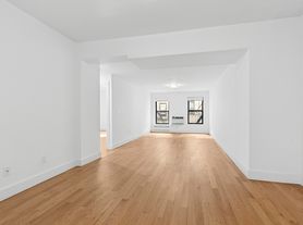 10 W 65th St