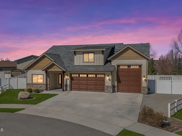 1402 W Wayward Cir, Post Falls, ID 83854