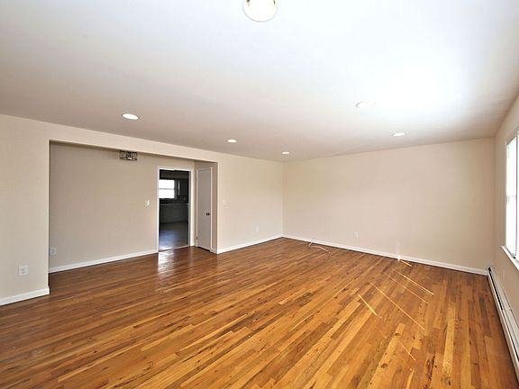 4th image of 14 Park Ave