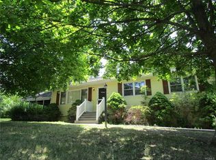 9 Charlotte Rd, Fishkill, NY 12524