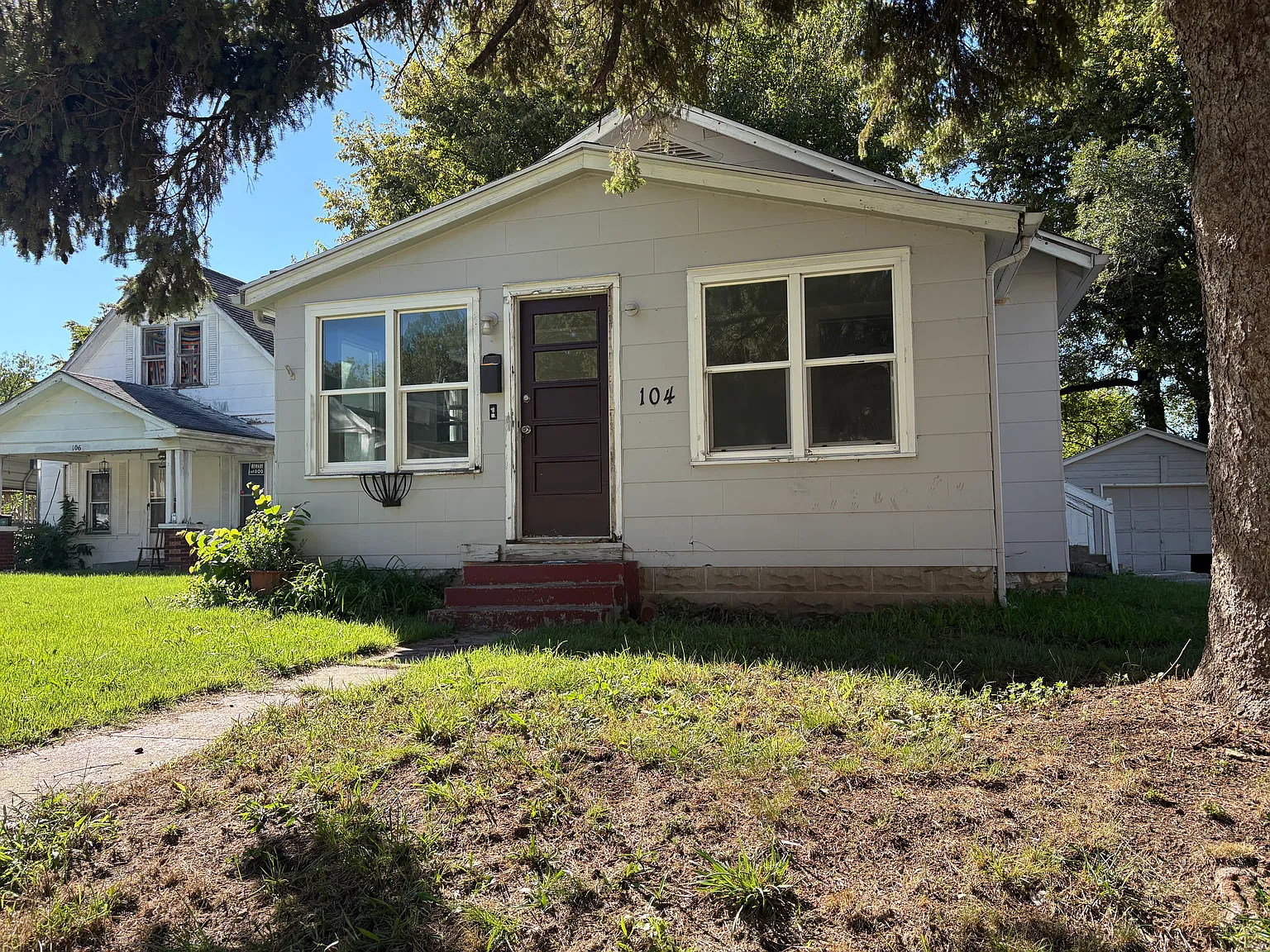 104 S Huttig Avenue — Photo 1