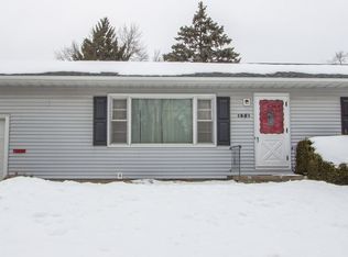 1651 Easton Ave, Waterloo, IA 50702