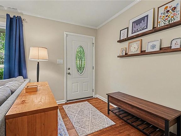 4th image of 840 Vista Way