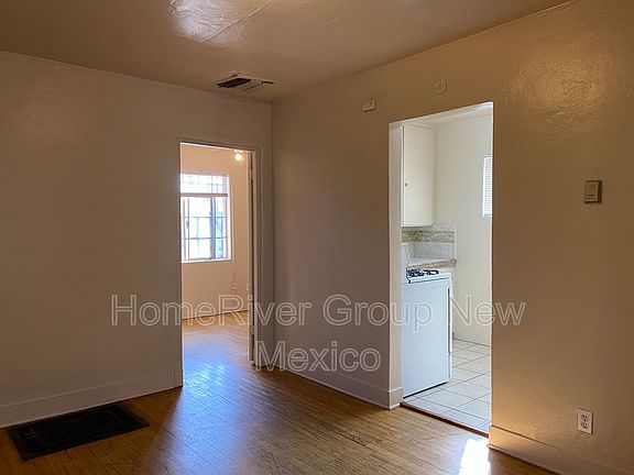 4th image of 124 Aliso Dr NE APT 1