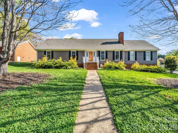 102 Knoll Ct, Belmont, NC 28012