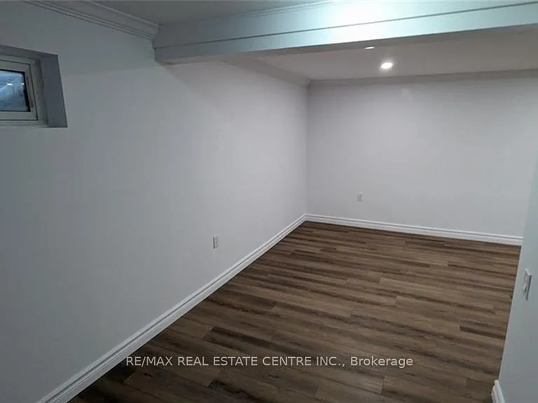 60 Obermeyer Dr — Photo 23