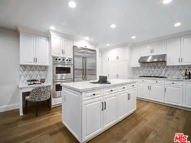 4732 Del Moreno Dr — Photo 16