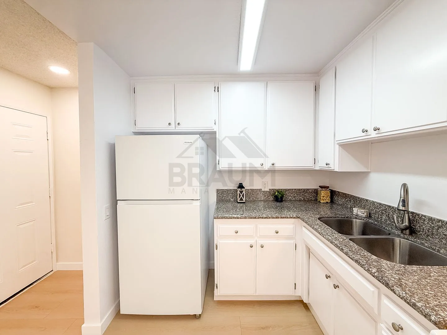 11007 Hartsook St — Photo 4