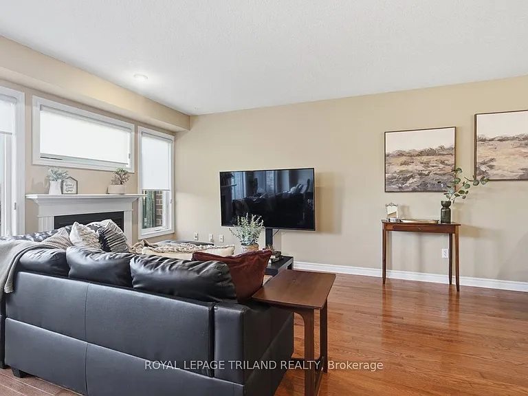 600 Hyde Park Rd #127 — Photo 7