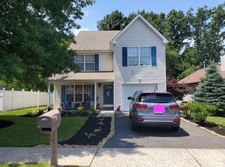 90 Arlington Ave, Cliffwood, NJ 07721