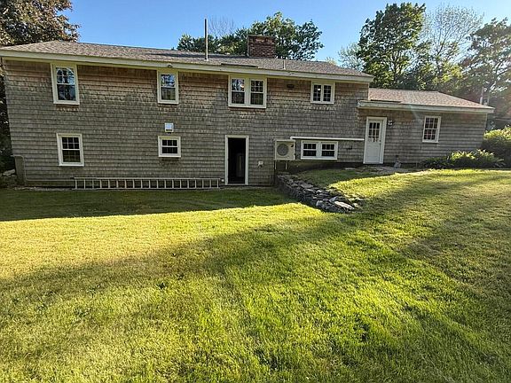 3rd image of 36 Pinewood Drive