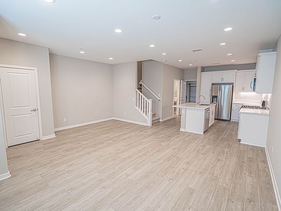 3rd image of 28743 Jardineras Ct