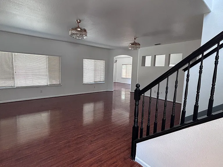 170 Bombay Cir — Photo 5