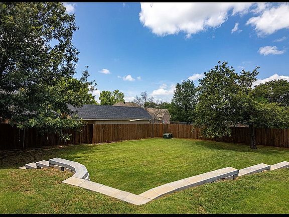 5th image of 203 Brianne Ct
