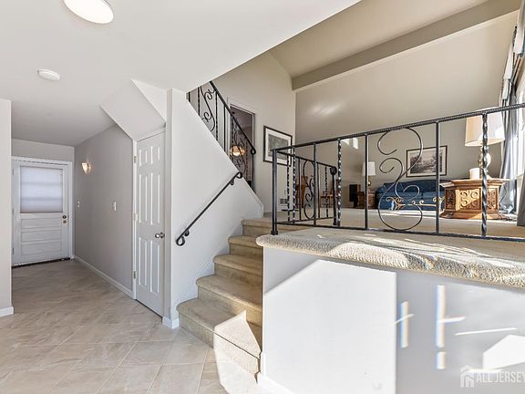 4th image of 33 Whitehall Rd