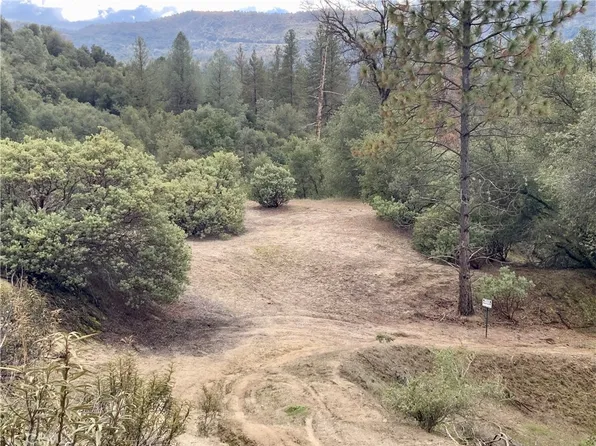 Quailview Dr, Oakhurst, CA 93644