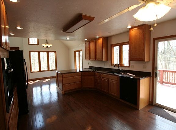 5th image of 10 Sussex Ct