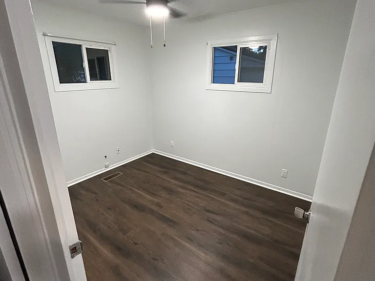 7802 Scott Ln — Photo 6
