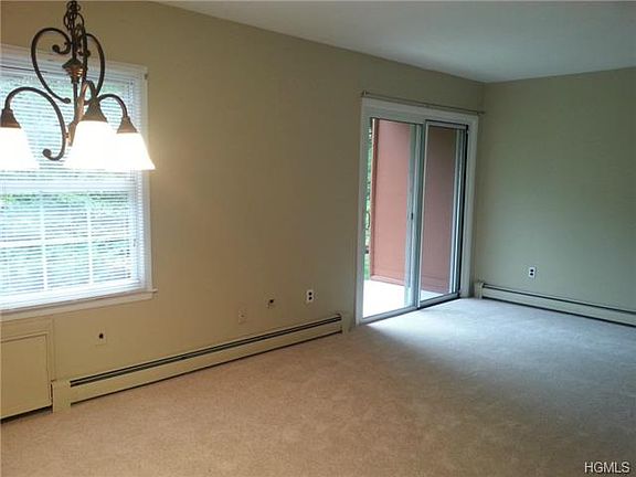 5th image of 4 Dove Ct APT A
