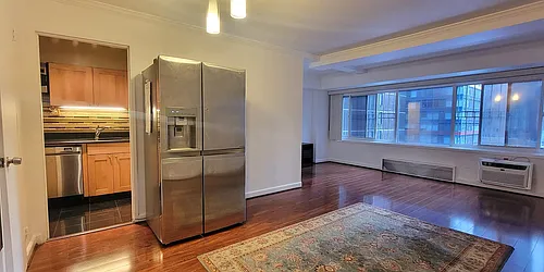 Rented by R New York