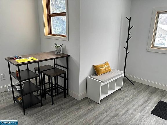 4th image of 309 6th St SW